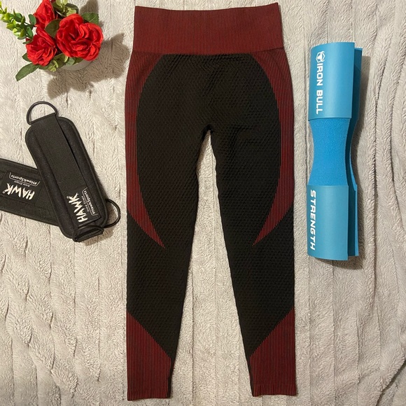 Red & Black Amazon Workout Set - Picture 5 of 12